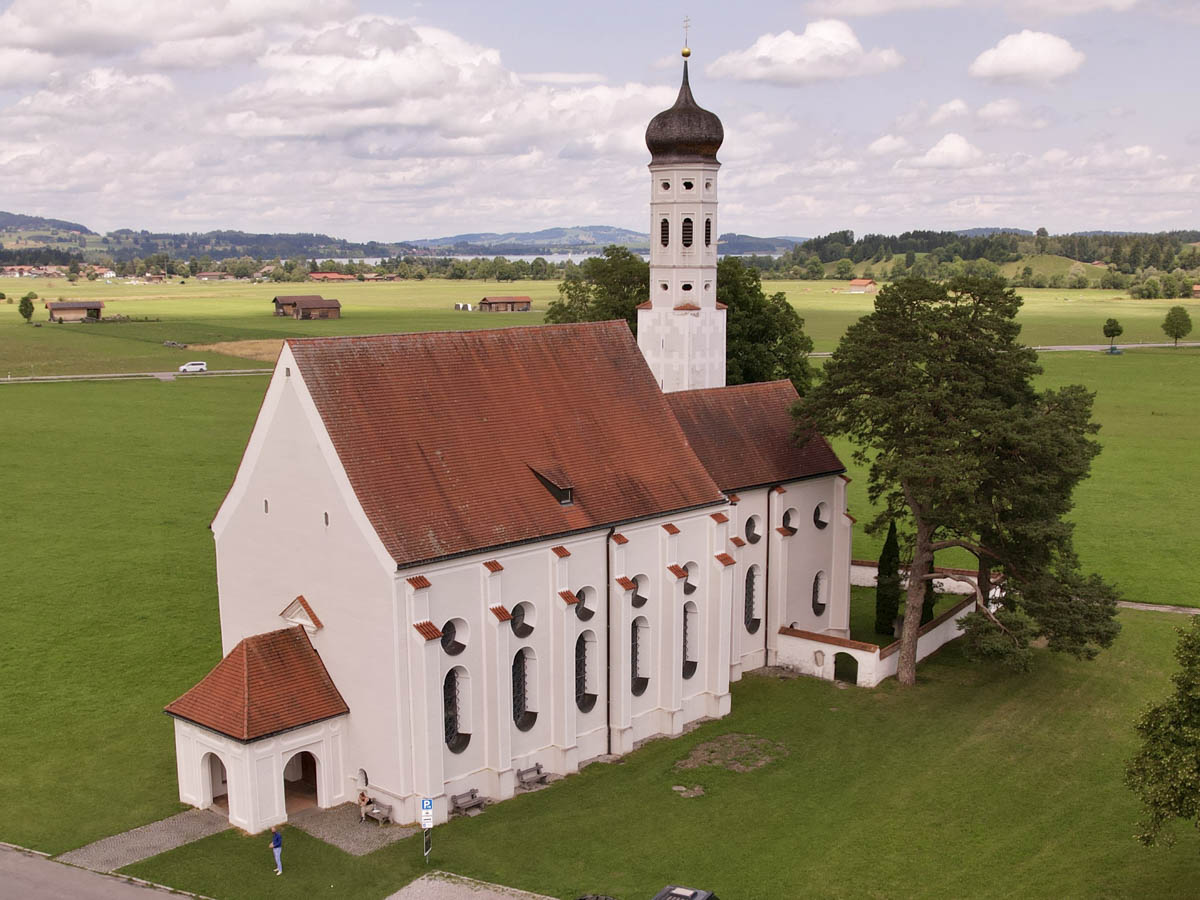 Kirche aus der Vogelperspektive