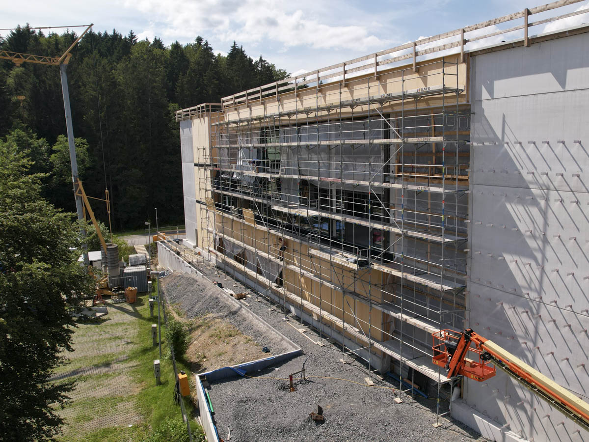 Detailansicht einer Baustelle von einer Gewerbeimmobilie